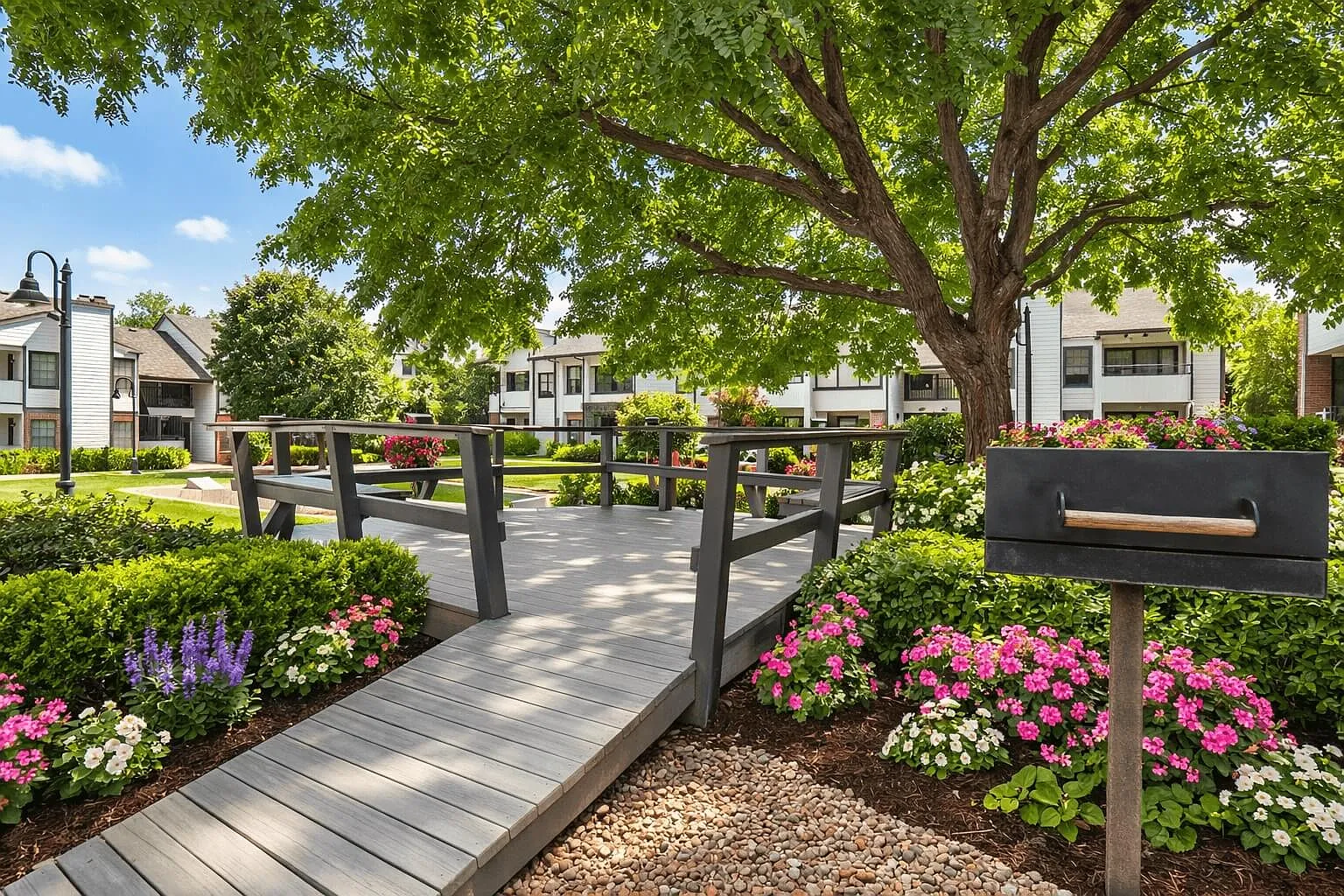 Country Club West — Photo 2