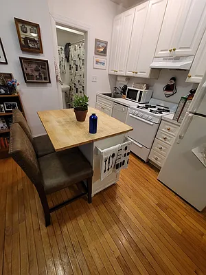 Rented by Metropolitan Realty | media 16