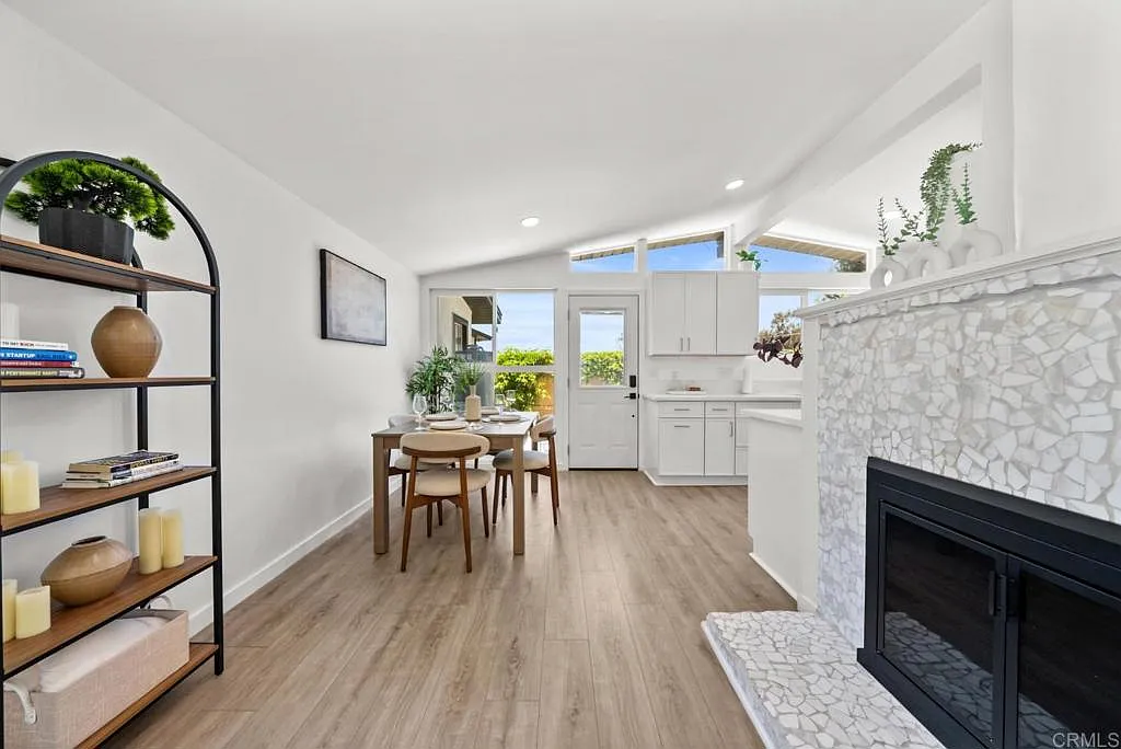 3 bed, 1075 sqft, $5,200 — Photo 3