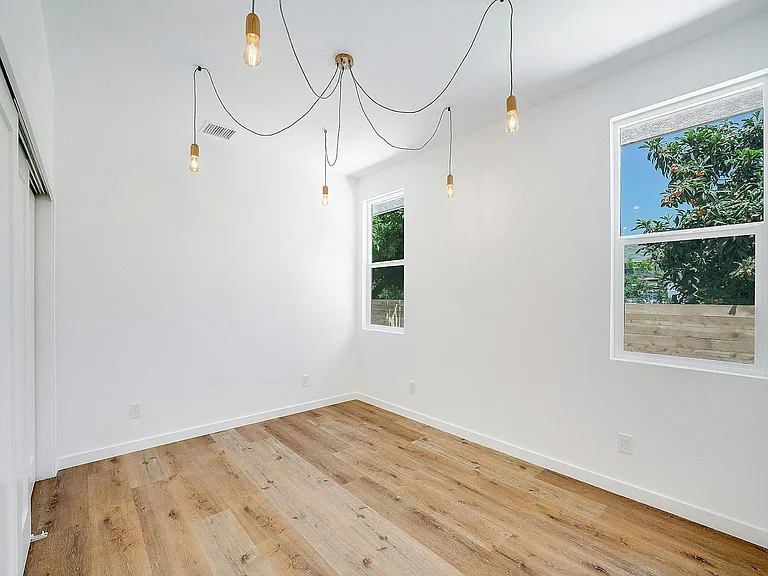 2322 Alta St — Photo 15