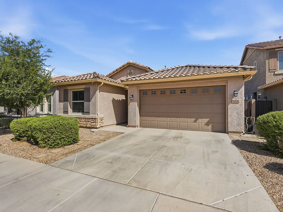 9606 E Tesla Ave