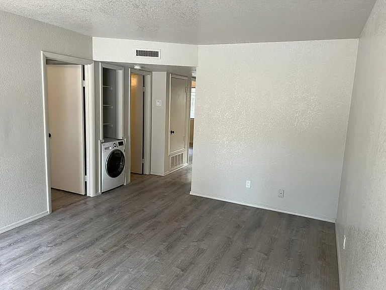 1230 S Lone Tree Rd #B — Photo 5
