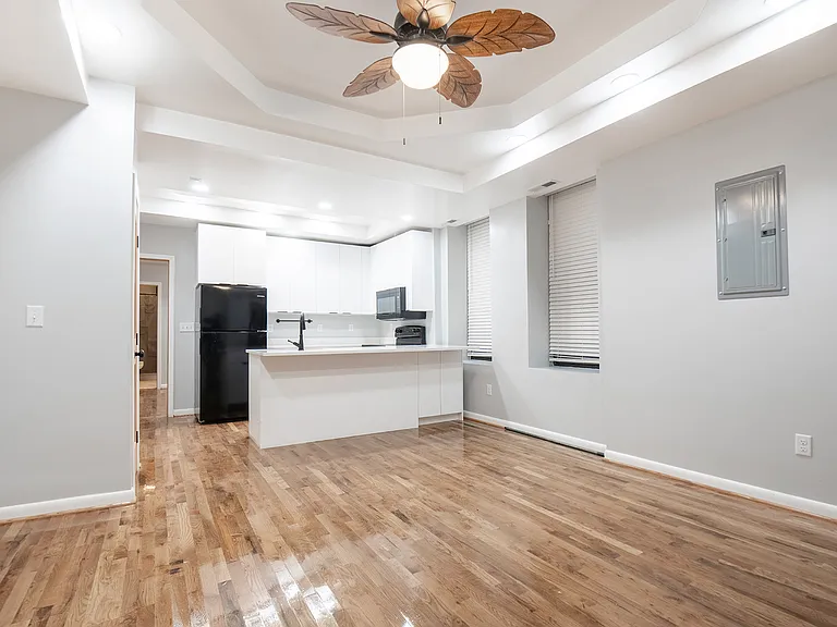 802 Central Ave #5 — Photo 4