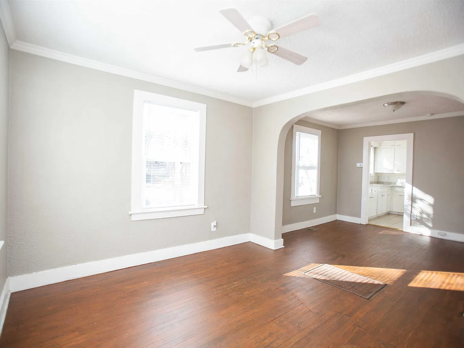 2 bed, 1.0 bath, 748 sqft, $895 — Photo 4