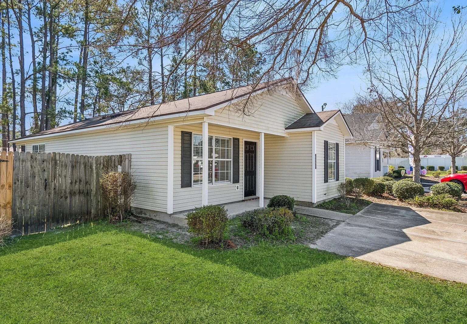 West Towne Cottages — Photo 1