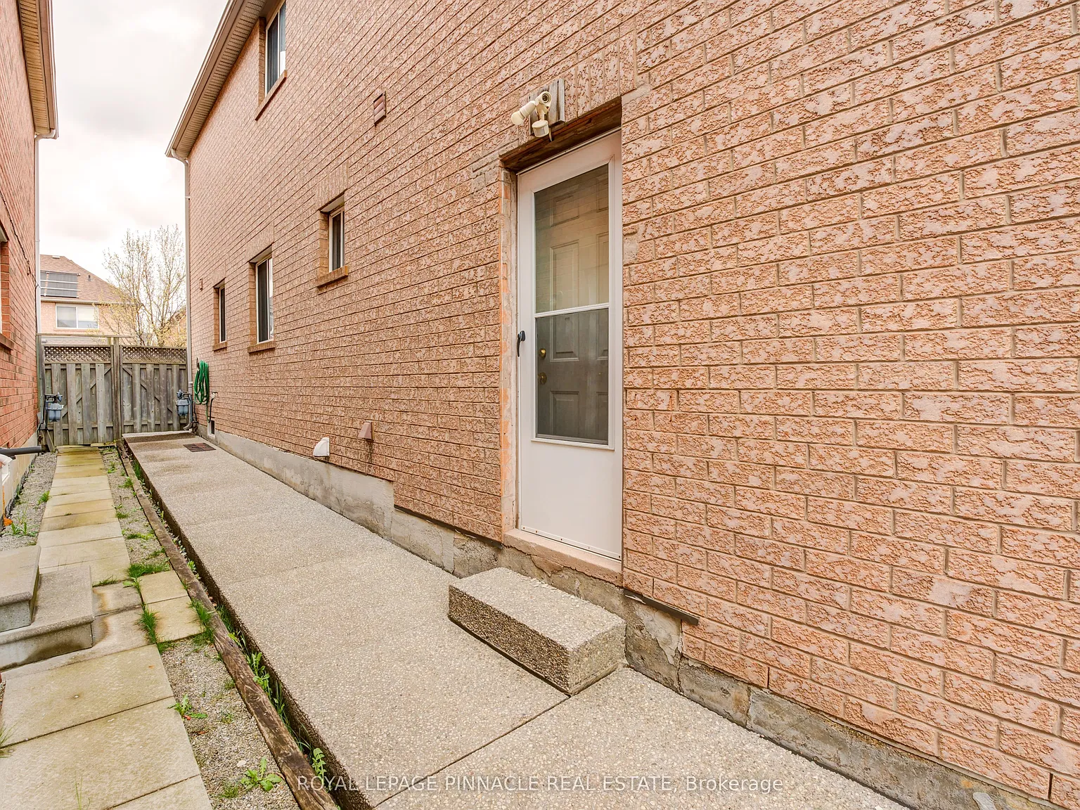 3 bed, $2,100 — Photo 2