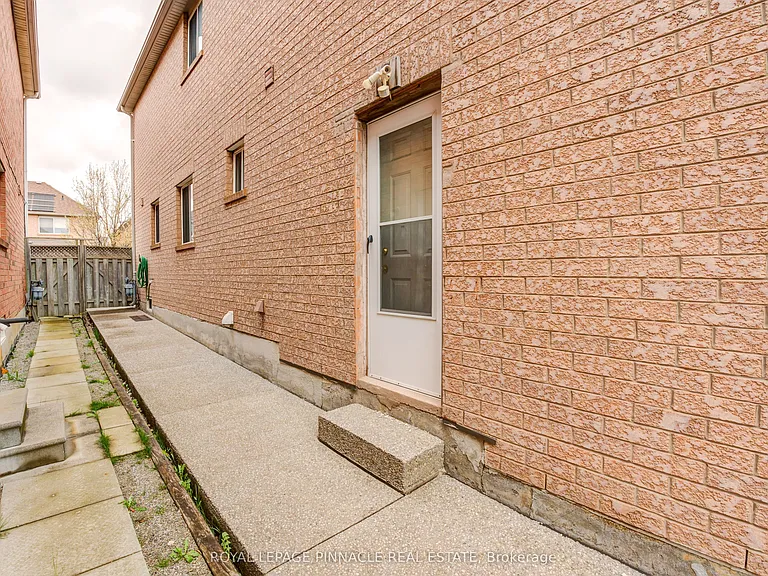 5921 Summerside Dr — Photo 2