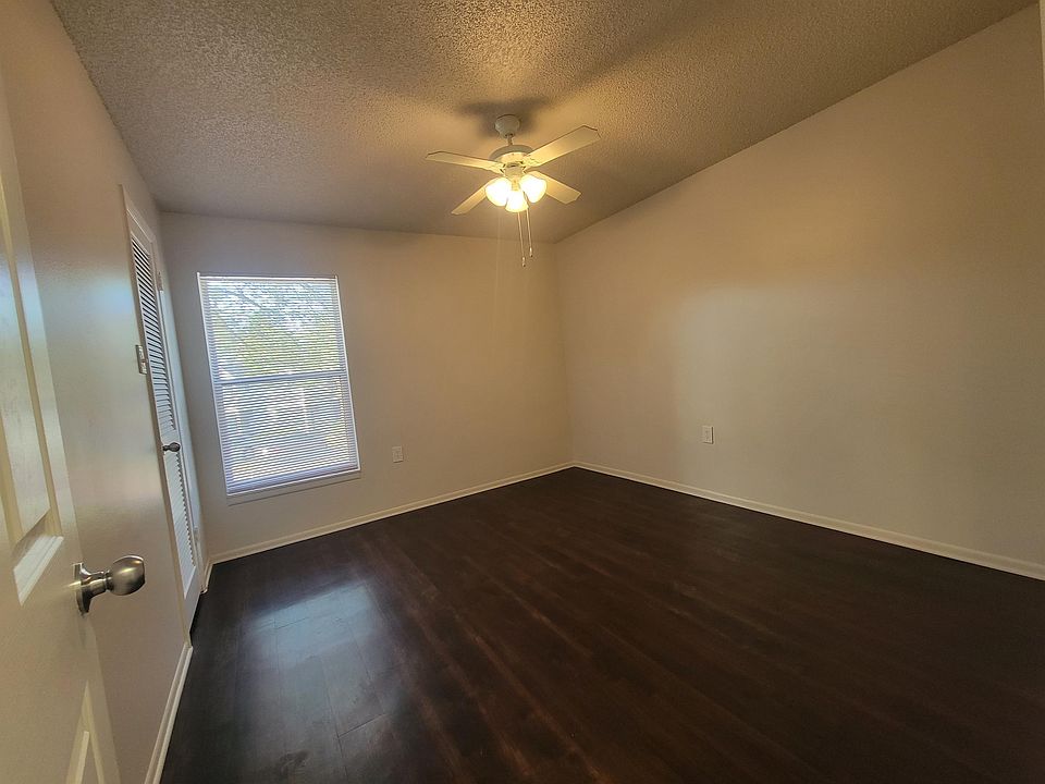 2nd image of 3826 Bay Club Cir #1