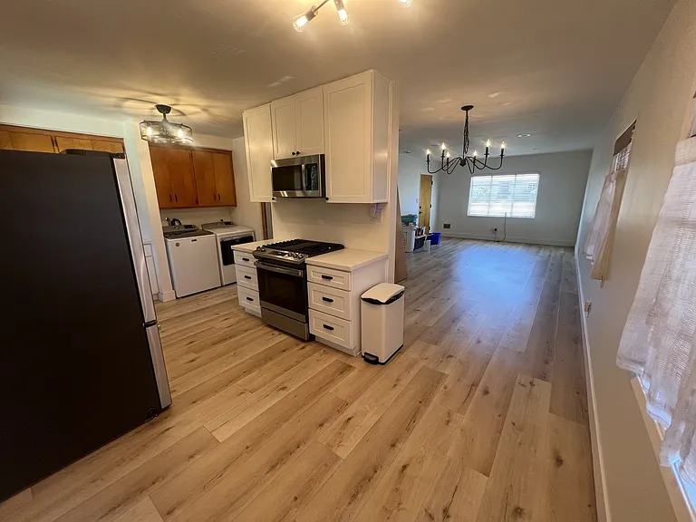 5429 Cambridge St — Photo 11