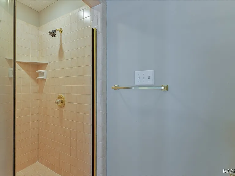 1703 Pebble Creek Dr — Photo 20