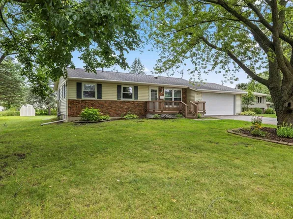 414 North Sandy LANE, Elkhorn, WI 53121