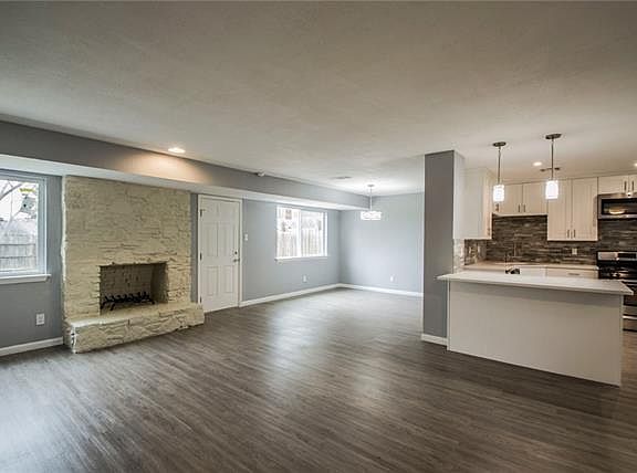 3rd image of 8211 Belclaire Ln