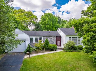 30 Maplewood Ave, Honeoye Falls, NY 14472