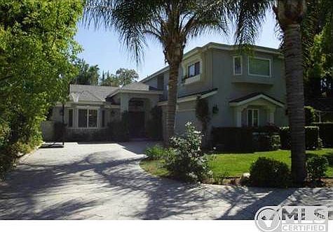 2nd image of 23034 Oxnard St