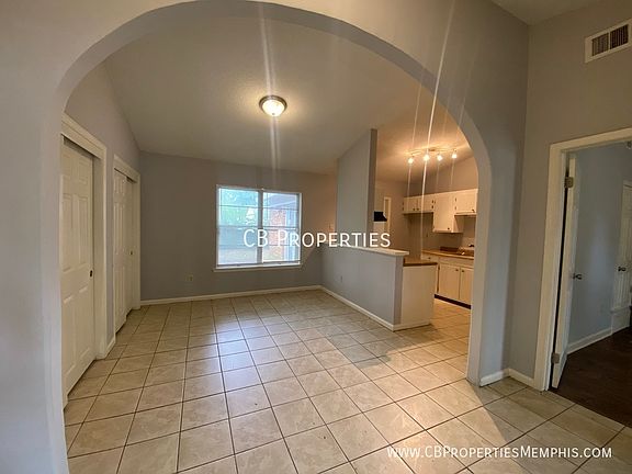 3rd image of 3270 E Foxburrow Cir