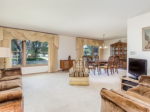 4th image of 10324 Lockwood Ave