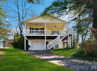 121 Oak Ter, Arden, NC 28704