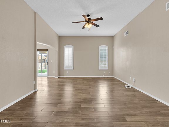 5th image of 14281 Hacienda Rock Dr