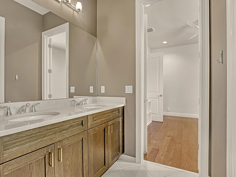 6464 Bellamalfi St — Photo 49