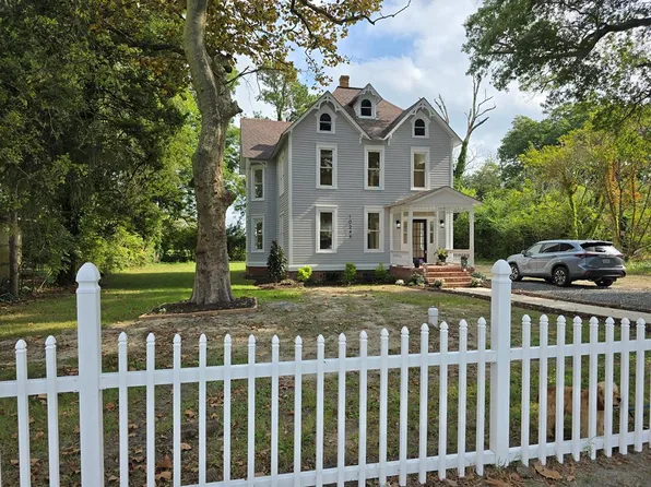 10249 Rogers Dr, Nassawadox, VA 23413