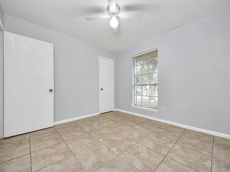3806 Charriton Dr — Photo 11