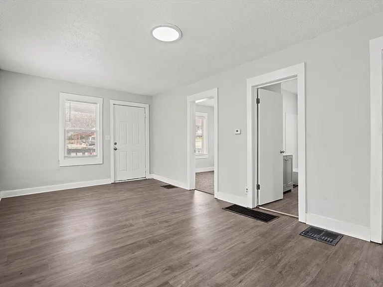 6915 Agnes Ave #1 — Photo 13