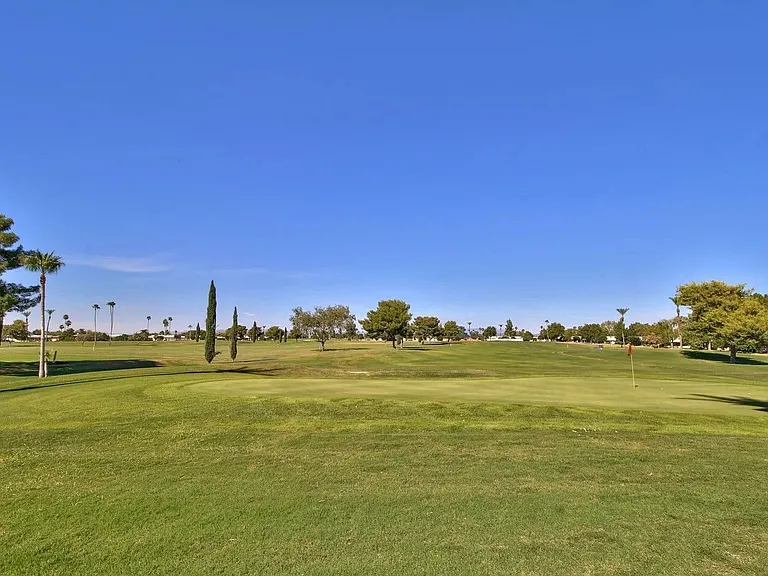 10747 W Hope Dr — Photo 28