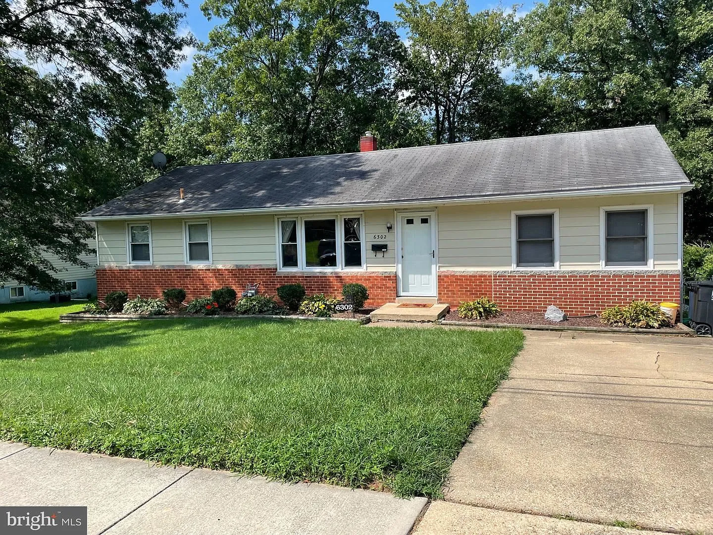6302 93rd Pl photo 1