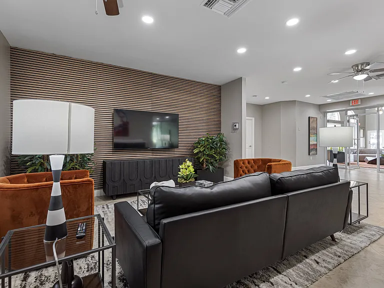 Palm Isle Residences — Photo 11