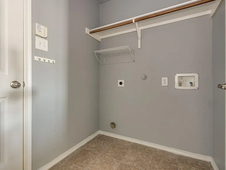 5313 Beacon Ln — Photo 18