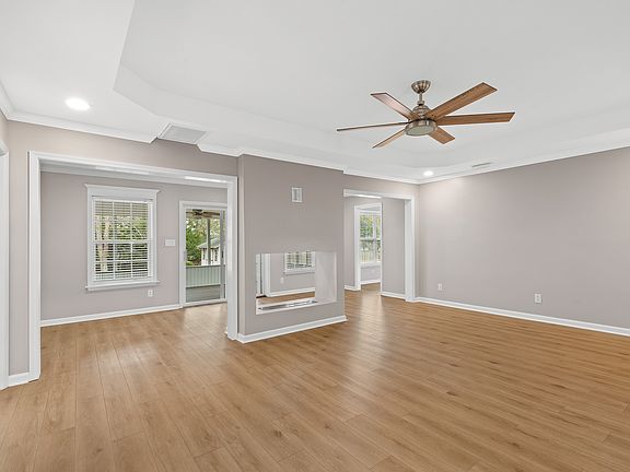 4th image of 1620 Chadwick Shores Dr