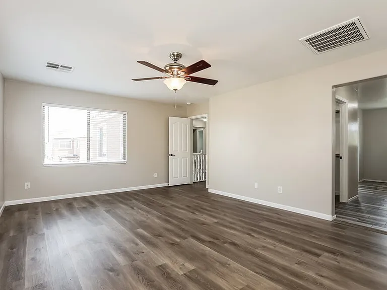 3348 E Franklin Ave — Photo 11