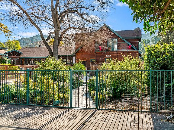 Entrance to this charming guest cottage.