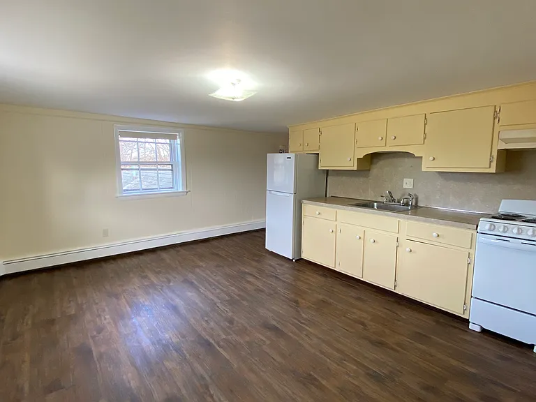 23 Pleasant St #6 — Photo 1