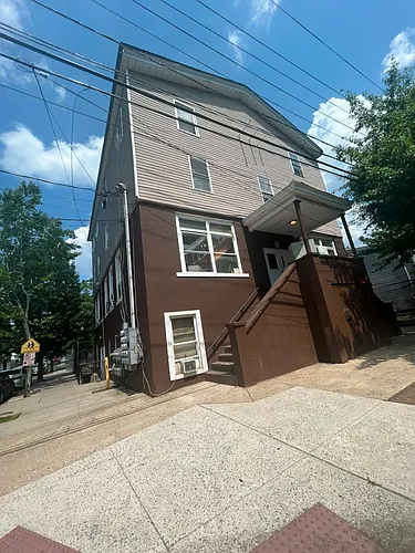 50 Clinton St #11 Photo 1