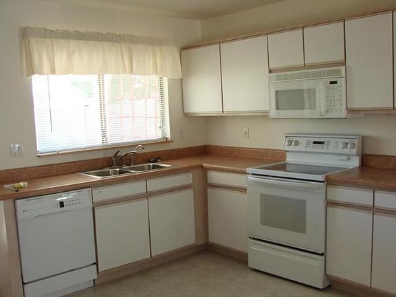 3rd image of 8312 W Minnezona Ave