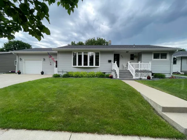 905 3rd Ave W, Mobridge, SD 57601