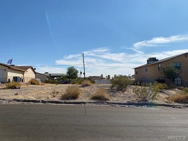 2nd image of 2586 Calle De Mercado