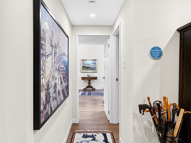 160 George St #2404 — Photo 26