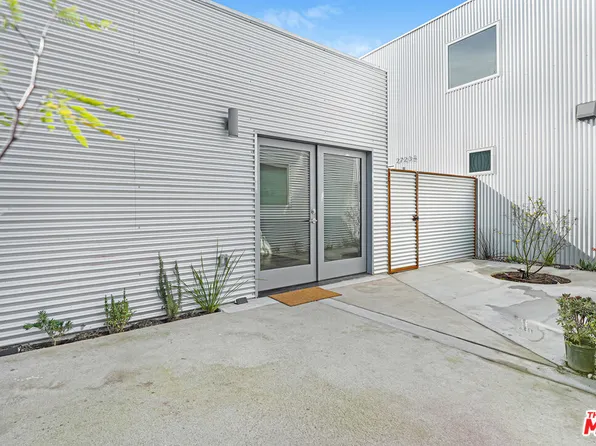 2725 1/2 Dalton Ave, Los Angeles, CA 90018