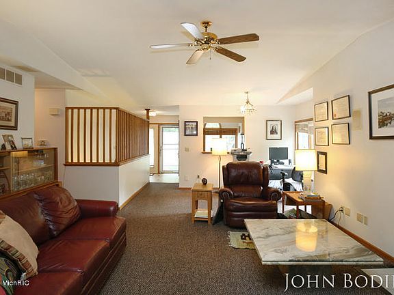 5th image of 4315 Valley Hollow Dr NE
