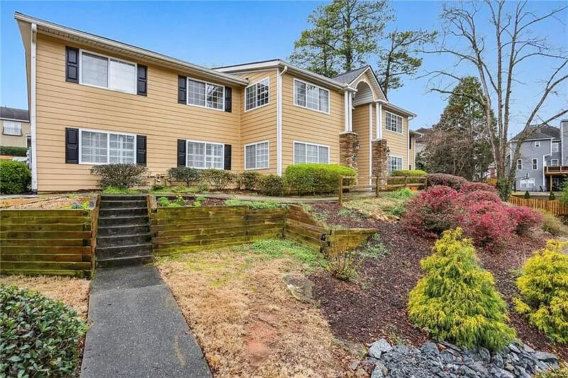 2 bed, 2.0 bath, 1400 sqft, $2,300 — Photo 1