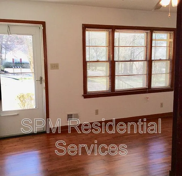 4209 McClelland Dr — Photo 2