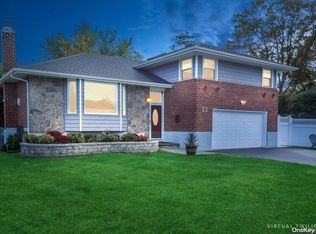 22 Andover Dr, Syosset, NY 11791