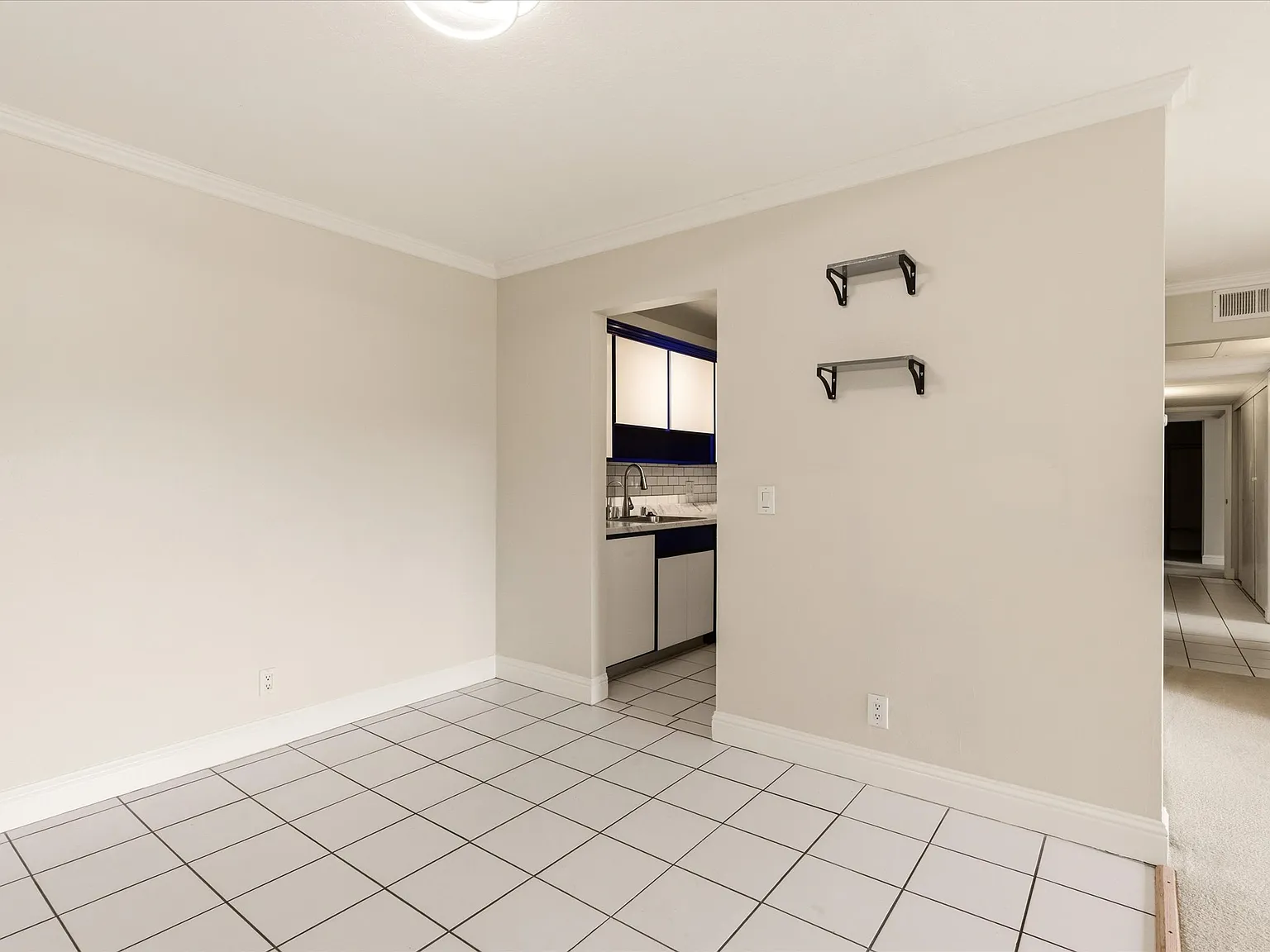 2 bed, 1227 sqft, $2,800 — Photo 2