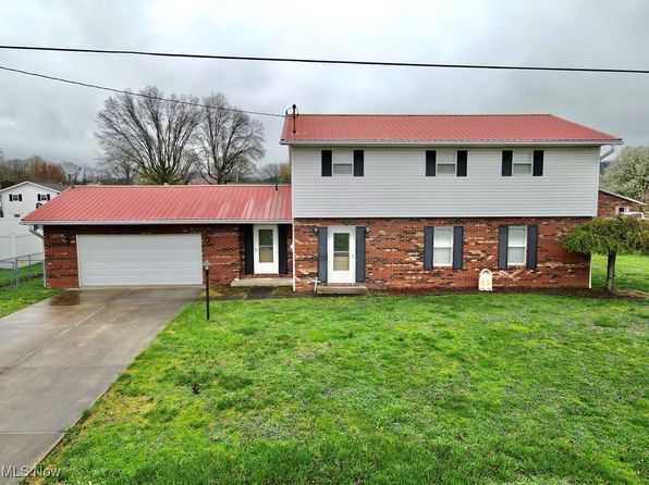 30 Harris St, Newport, OH 45768
