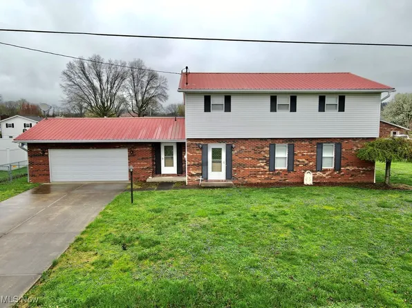 30 Harris St, Newport, OH 45768