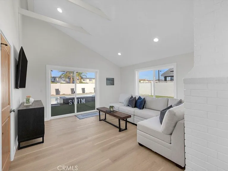 8326 Fontainbleau Way — Photo 6