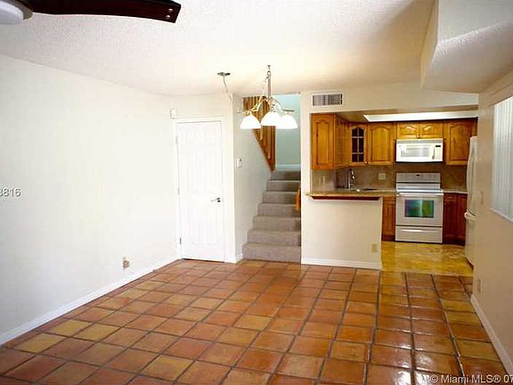 3rd image of 4260 Village Dr Unit D