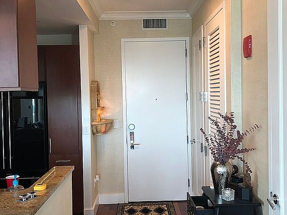 5th image of 175 Huguenot St Unit 808